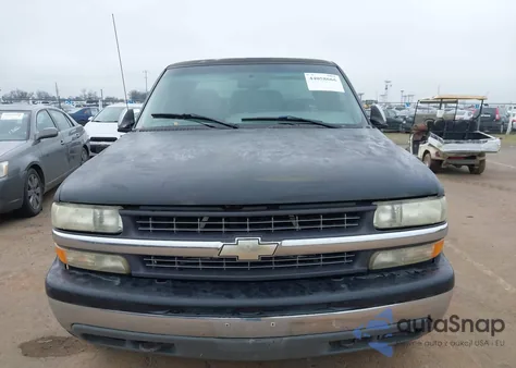 2000 Chevrolet Silverado 1500 Ls z USA, uszkodzony, nr VIN 1GCEK19T4YE376492